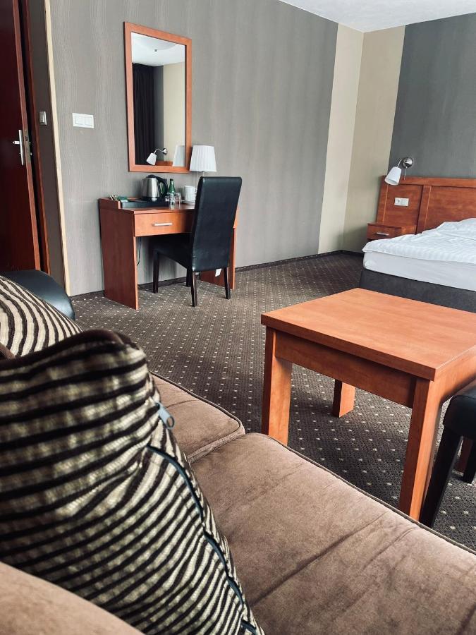 Papaver Hotel Слесин Экстерьер фото