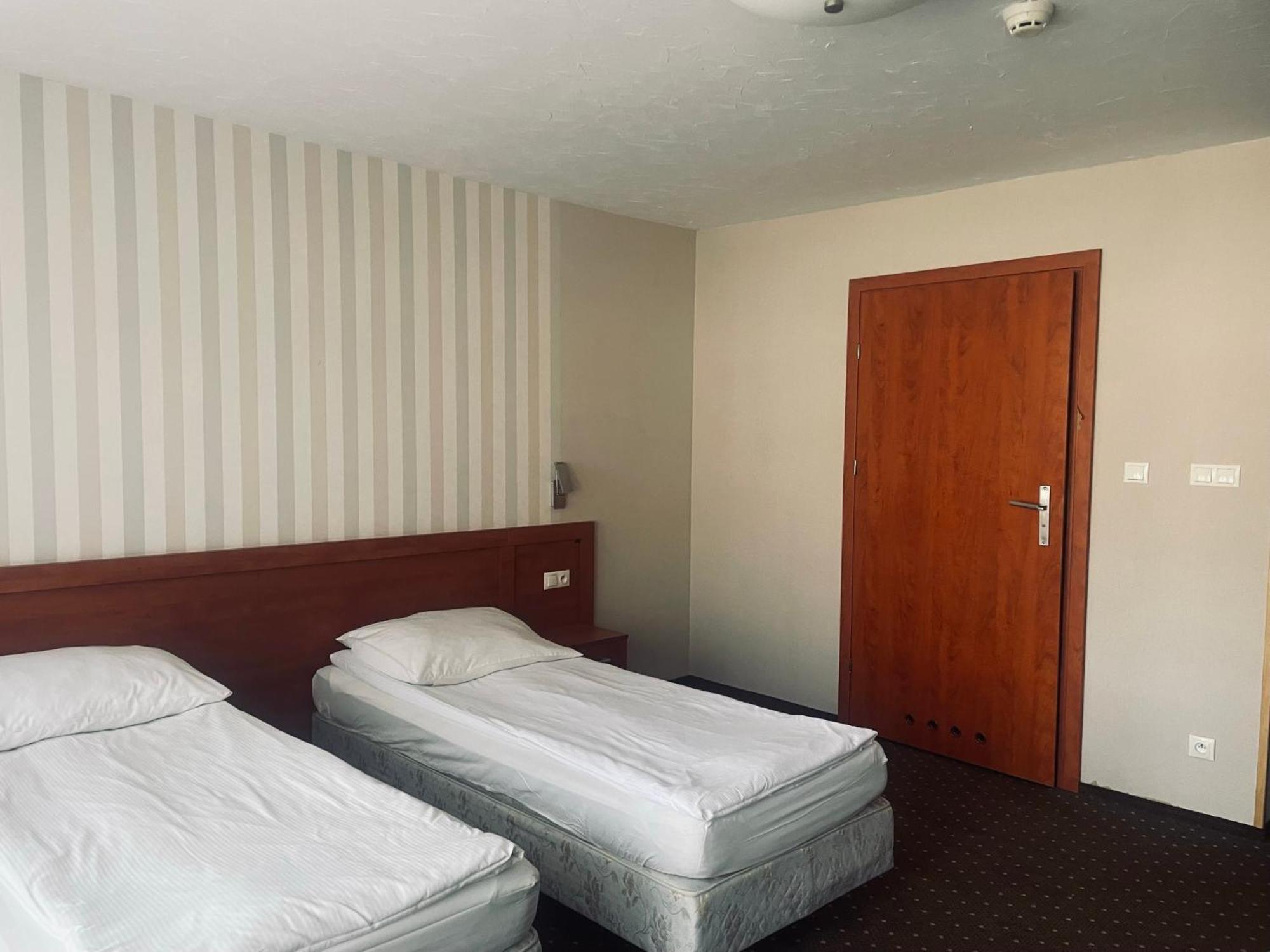 Papaver Hotel Слесин Экстерьер фото